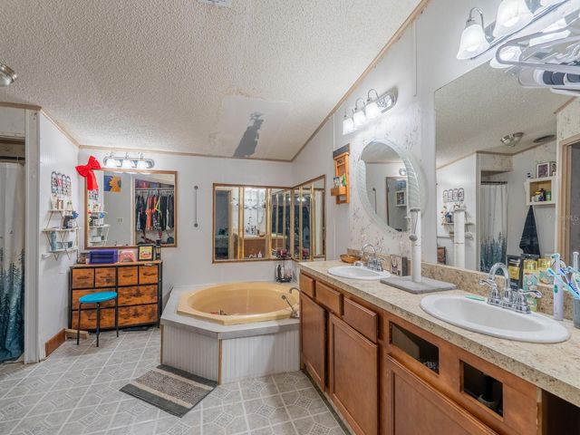 4521 NE 28TH AVENUE, Ocala, FL 34479