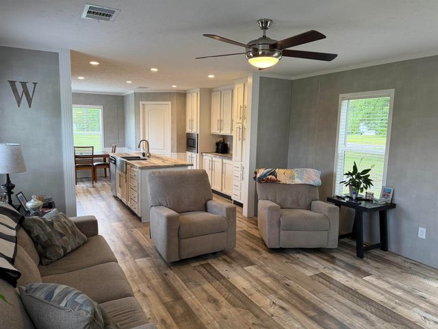 70 Tara Ln, Ward, AR 72176