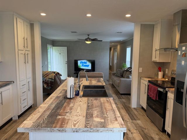 70 Tara Ln, Ward, AR 72176