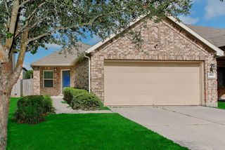 6874 Catalpa Bluff Lane, Dickinson, TX 77539