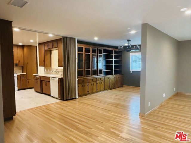 13411 Wingo Street, Pacoima (los Angeles), CA 91331