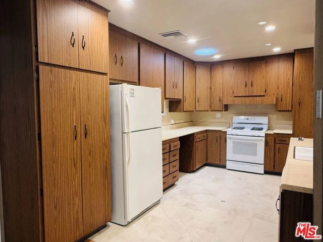13411 Wingo Street, Pacoima (los Angeles), CA 91331