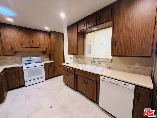 13411 Wingo Street, Pacoima (los Angeles), CA 91331