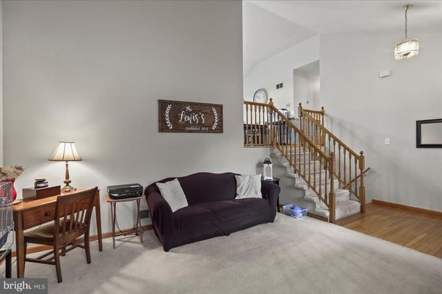 37 MAGNOLIA LN, Hanover, PA 17331