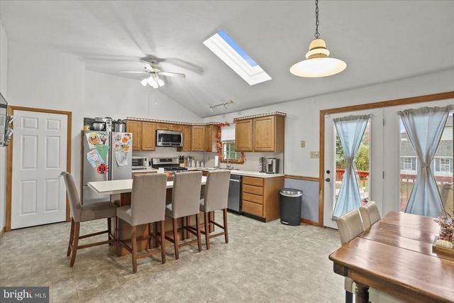 37 MAGNOLIA LN, Hanover, PA 17331