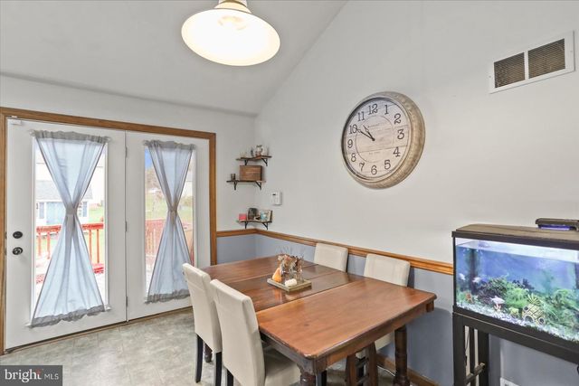 37 MAGNOLIA LN, Hanover, PA 17331