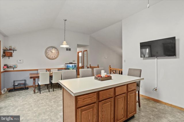 37 MAGNOLIA LN, Hanover, PA 17331