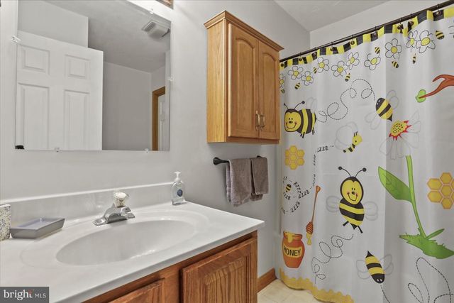 37 MAGNOLIA LN, Hanover, PA 17331