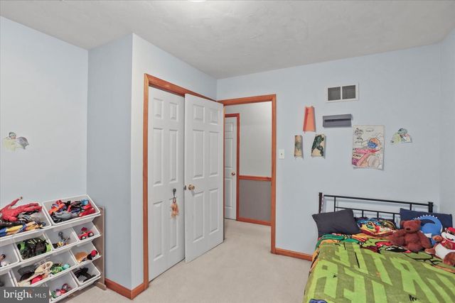 37 MAGNOLIA LN, Hanover, PA 17331