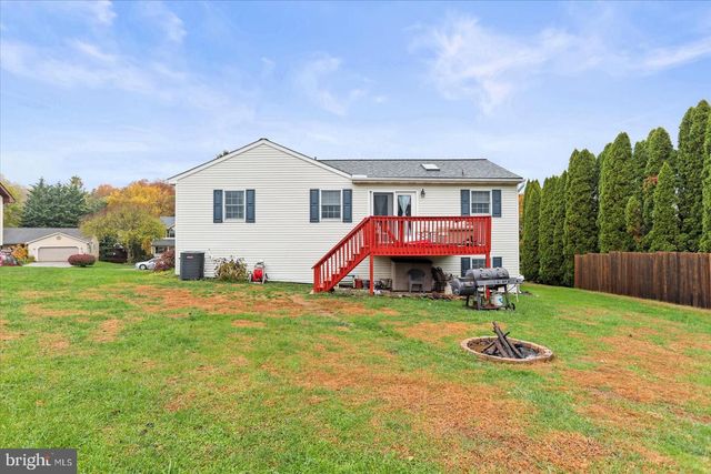 37 MAGNOLIA LN, Hanover, PA 17331