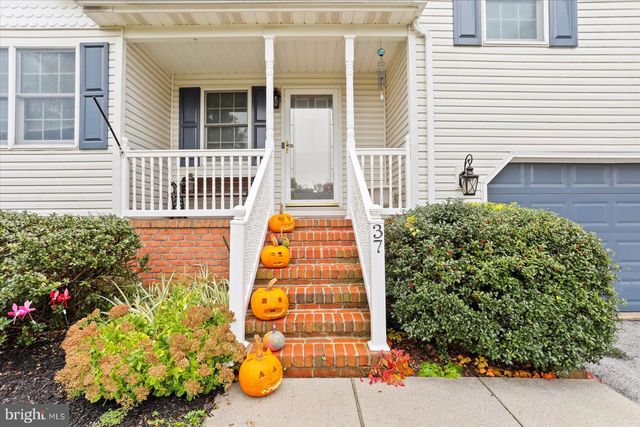 37 MAGNOLIA LN, Hanover, PA 17331