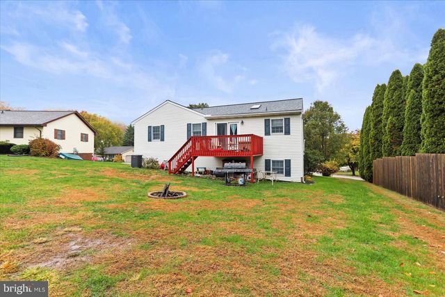 37 MAGNOLIA LN, Hanover, PA 17331