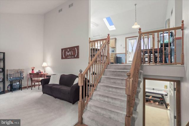 37 MAGNOLIA LN, Hanover, PA 17331