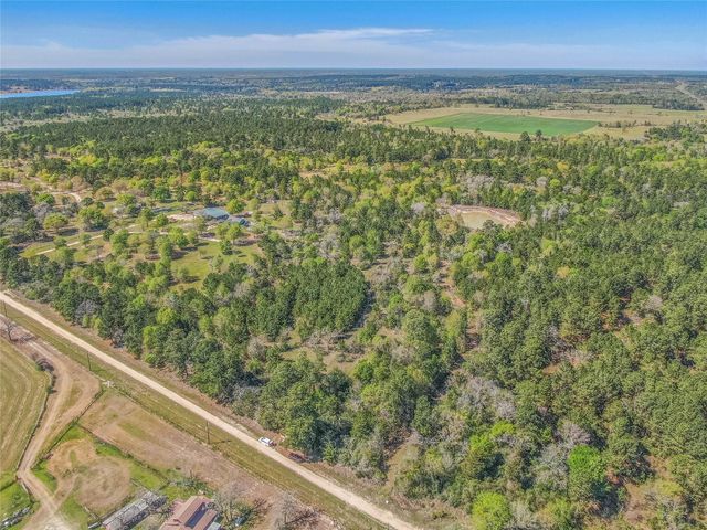 3656 Luthe Road, Bedias, TX 77831