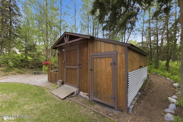 10650 Lone Tree Drive, Anchorage, AK 99507