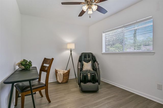 305 Castlelake Drive, Friendswood, TX 77546