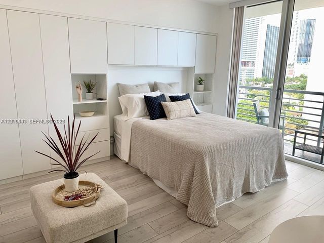 335 S Biscayne Blvd 1106, Miami, FL 33131