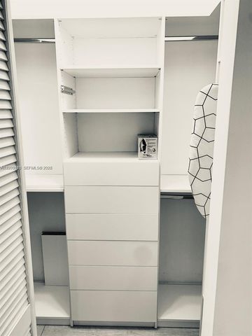 335 S Biscayne Blvd 1106, Miami, FL 33131