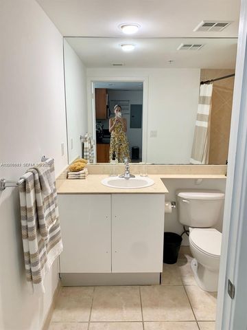 335 S Biscayne Blvd 1106, Miami, FL 33131