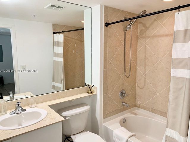 335 S Biscayne Blvd 1106, Miami, FL 33131