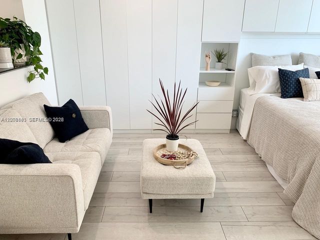 335 S Biscayne Blvd 1106, Miami, FL 33131