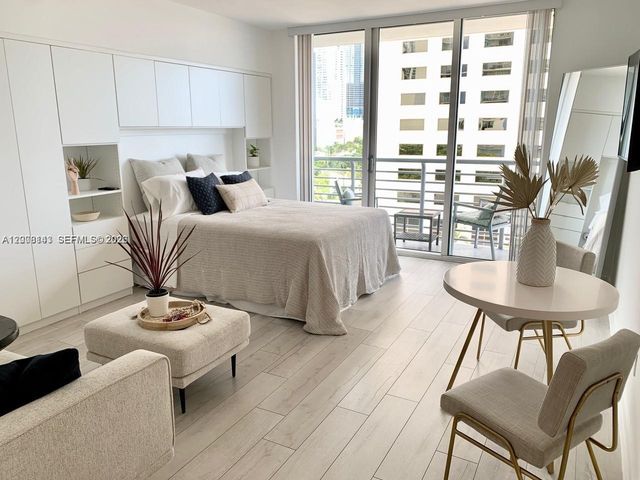 335 S Biscayne Blvd 1106, Miami, FL 33131