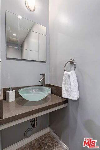 2037 Hillsboro Avenue, Los Angeles, CA 90034