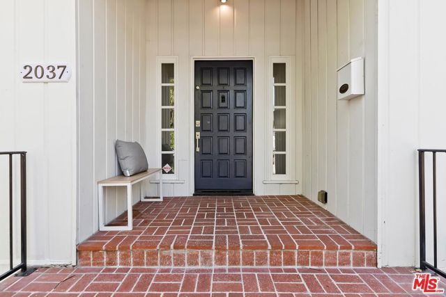 2037 Hillsboro Avenue, Los Angeles, CA 90034