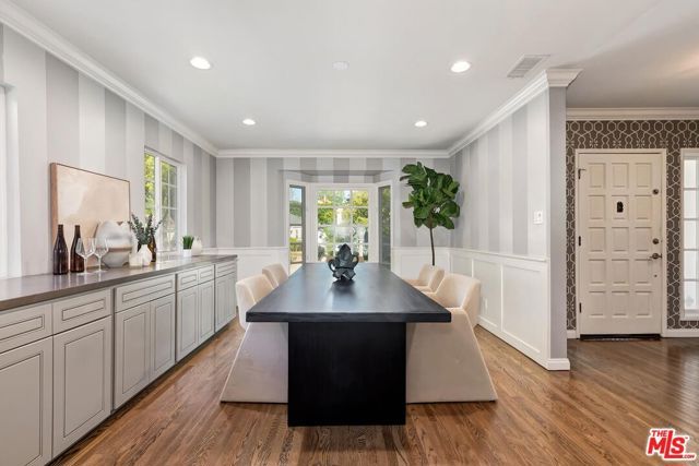 2037 Hillsboro Avenue, Los Angeles, CA 90034