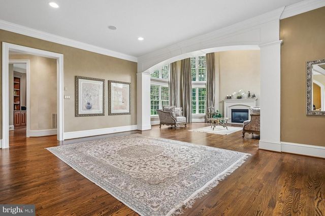 10420 RIVERWOOD DR, Potomac, MD 20854