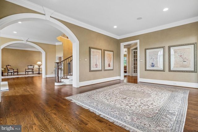 10420 RIVERWOOD DR, Potomac, MD 20854