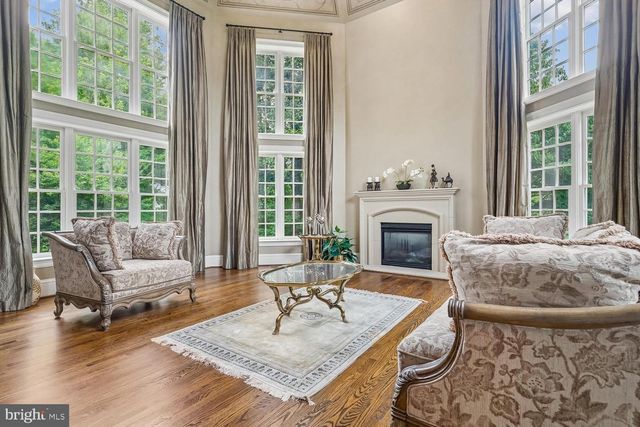 10420 RIVERWOOD DR, Potomac, MD 20854