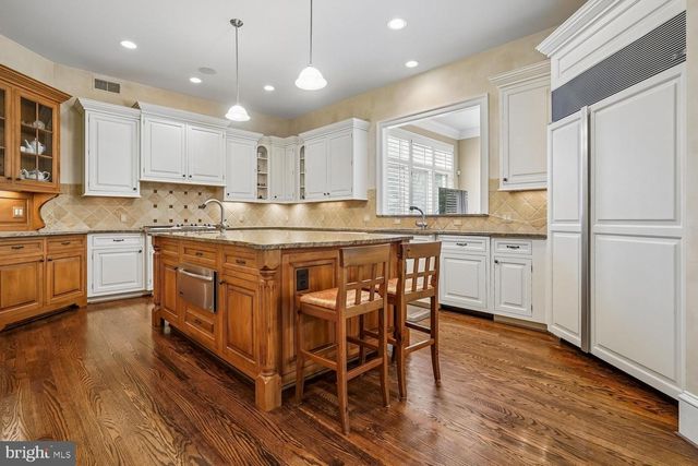 10420 RIVERWOOD DR, Potomac, MD 20854