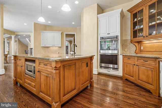 10420 RIVERWOOD DR, Potomac, MD 20854