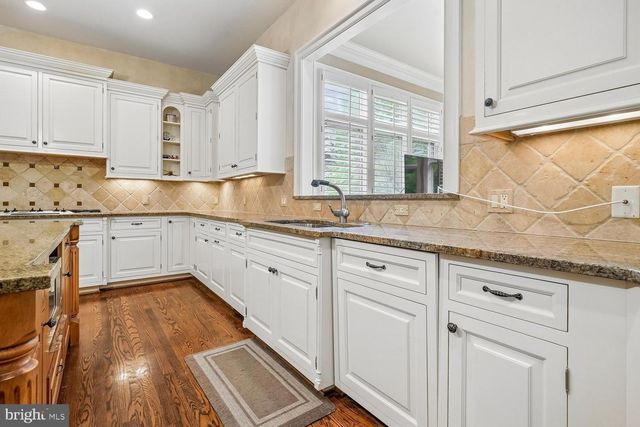 10420 RIVERWOOD DR, Potomac, MD 20854