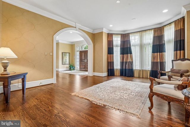 10420 RIVERWOOD DR, Potomac, MD 20854