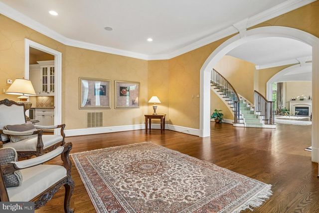 10420 RIVERWOOD DR, Potomac, MD 20854