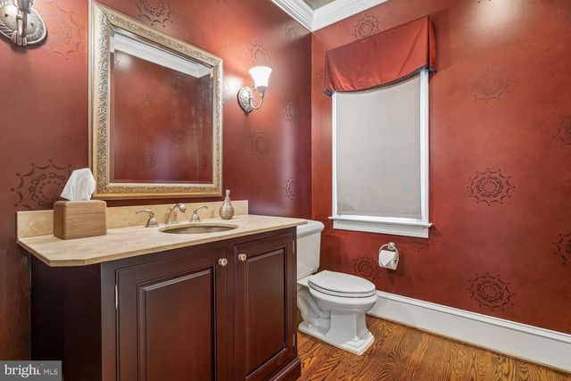 10420 RIVERWOOD DR, Potomac, MD 20854