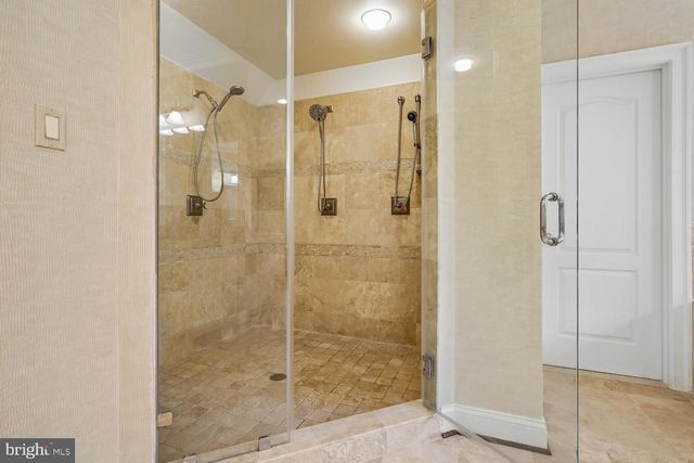 10420 RIVERWOOD DR, Potomac, MD 20854