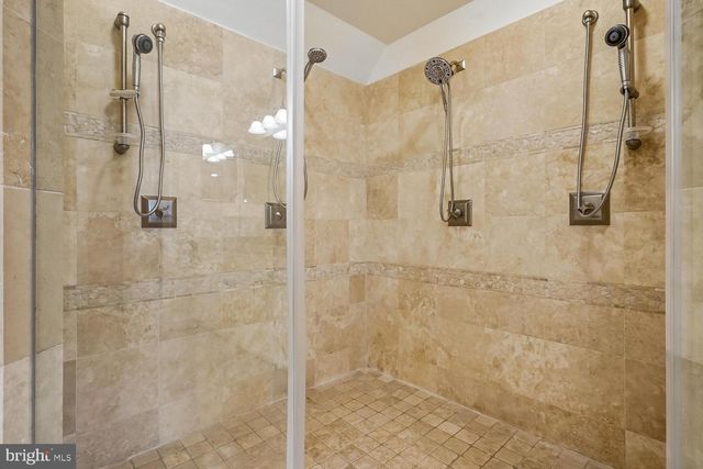10420 RIVERWOOD DR, Potomac, MD 20854