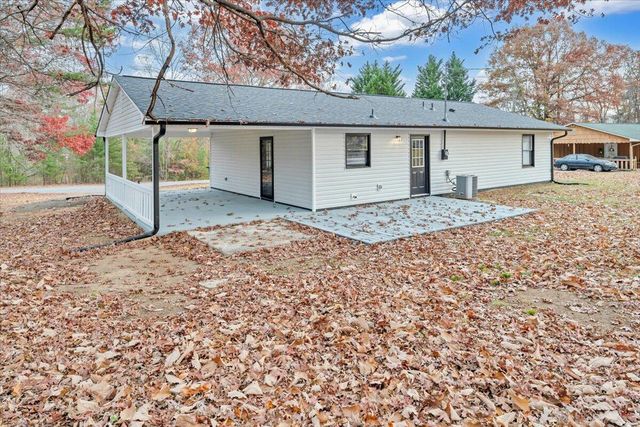 254 Pinewood LN, Bassett, VA 24055