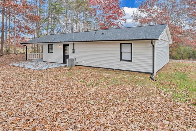 254 Pinewood LN, Bassett, VA 24055