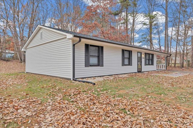 254 Pinewood LN, Bassett, VA 24055