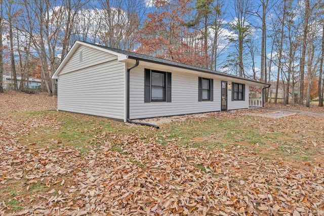 254 Pinewood LN, Bassett, VA 24055