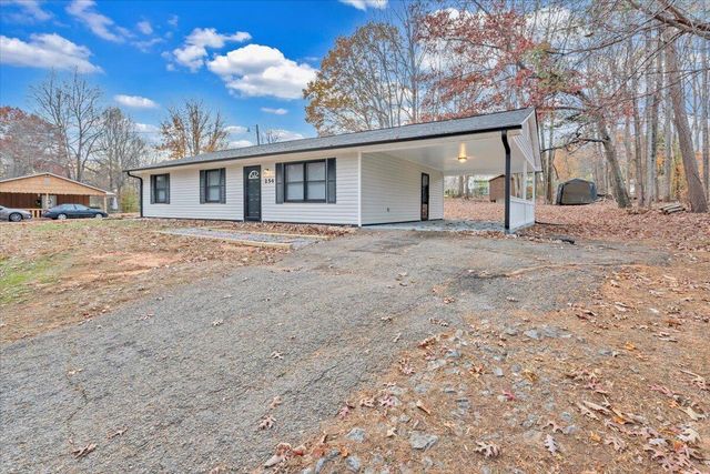 254 Pinewood LN, Bassett, VA 24055