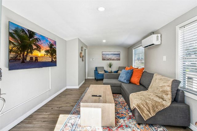 3502 N LINCOLN AVENUE, Tampa, FL 33607