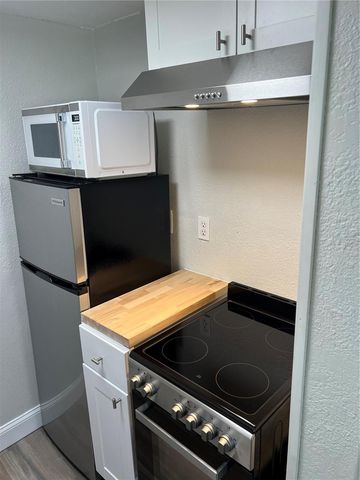 4141 DOLPHIN DRIVE 4141, Tampa, FL 33617