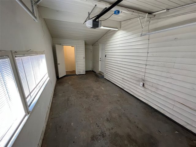 607 E Miller Road, Garland, TX 75041