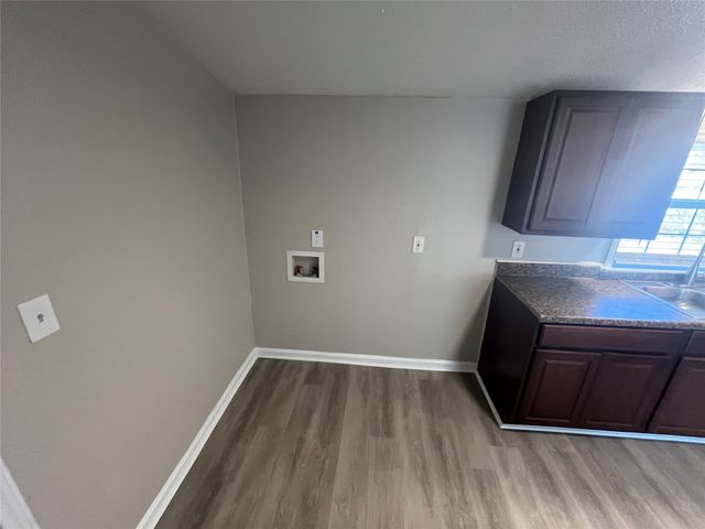 607 E Miller Road, Garland, TX 75041