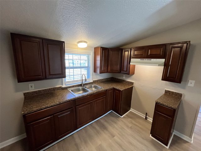 607 E Miller Road, Garland, TX 75041